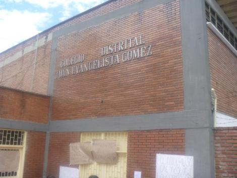 69812_132326646948238_670858217_n